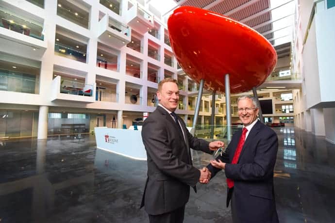 Solent: University receives keys to new building