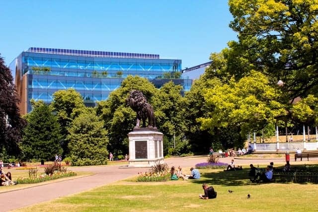 Forbury Gardens with new office behind Reading_medium