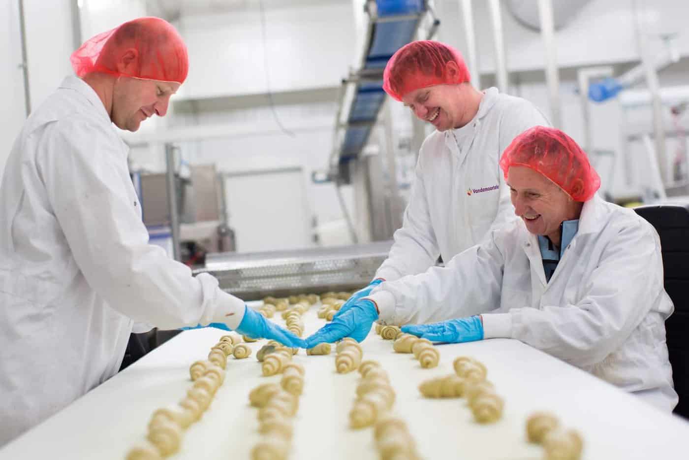 De Belgische bakkerij bezocht Hewett in een grote fabriek in Worcester