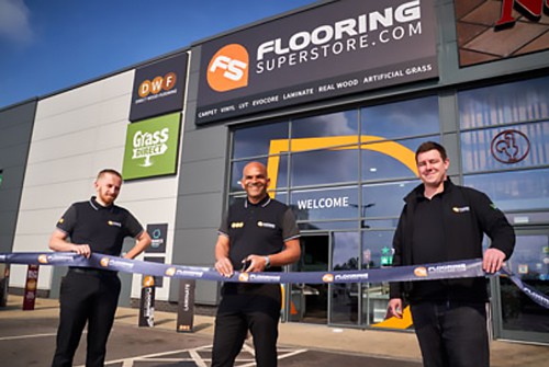 £200,000 Flooring Superstore opened its doors to shoppers in Reading